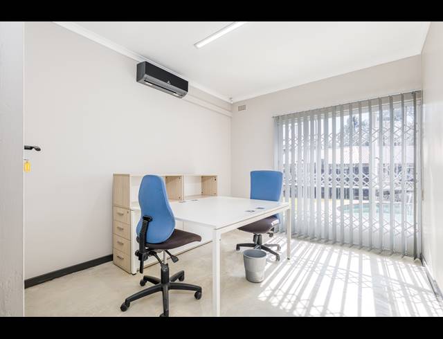 9M² CO-WORKING SPACE TO LET IN FONTAINEBLEAU